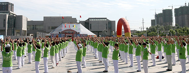 綠之韻“綠韻中國(guó)”大型社會(huì)公益活動(dòng)首發(fā)啟動(dòng)儀式在遼寧盤(pán)錦順利舉行